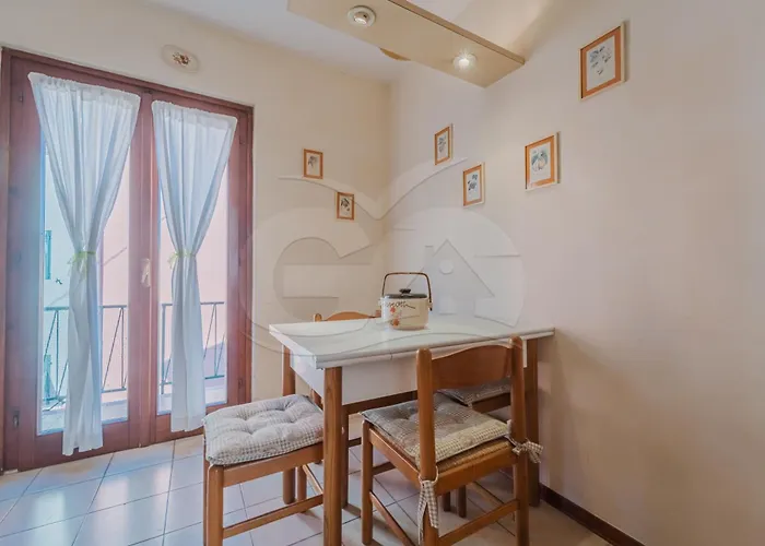 La Piazzetta Di - Goelba * Marciana Marina (Isola d'Elba)